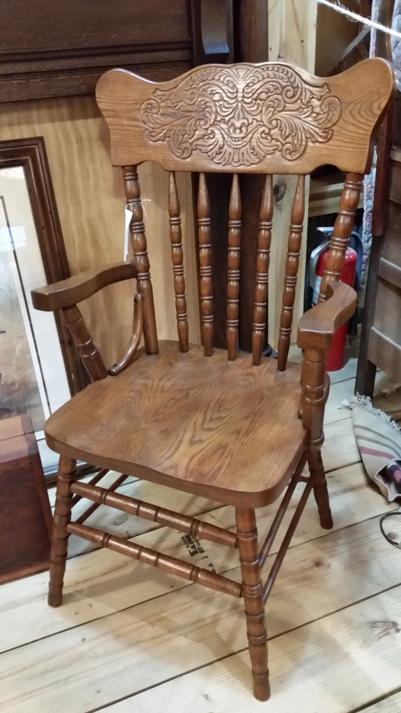 Solid Oak Pressed Back Chairs Set Of 4 2 Arm To 2 Side Now On